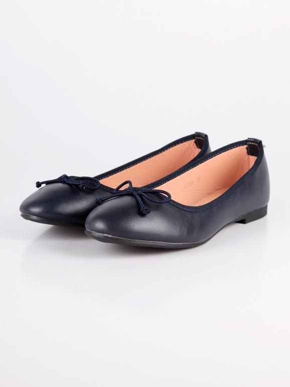 Ballet flats with bow