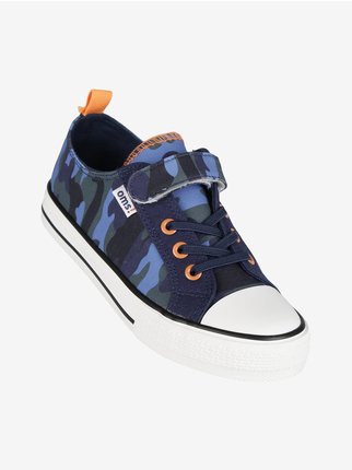 Boy's sneaker in canvas with strap