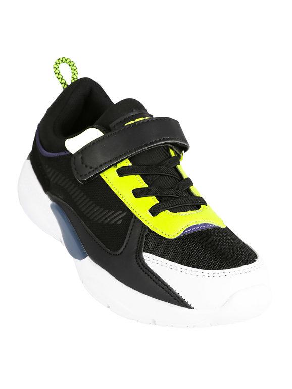 Boy's sports shoes with tear GD21520