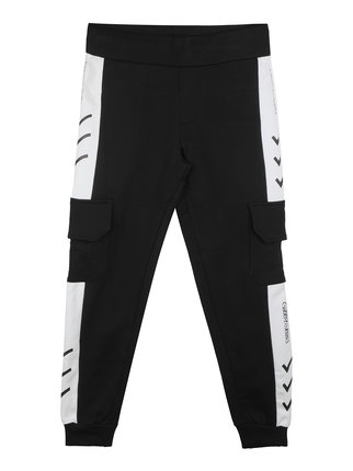 Boy's sports trousers with big pockets