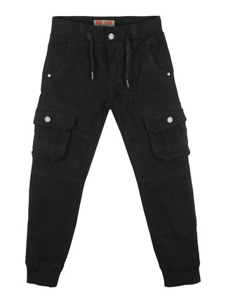 Boy's trousers with large pockets
