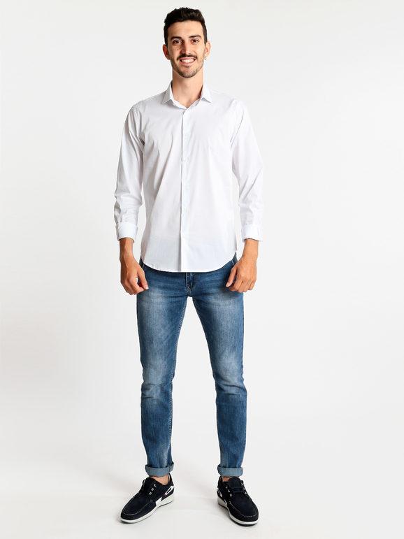 Camisa blanca de manga larga  corte clásico