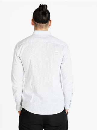 Camisa clásica de hombre en algodón estampado.