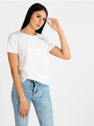 Camiseta de mujer de algodón con texto y tachuelas