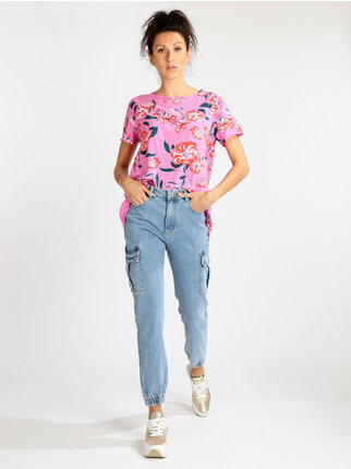 Camiseta de mujer de manga corta con flores