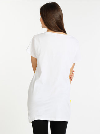 Camiseta larga de mujer de manga corta con estampados
