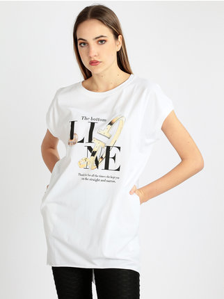 Camiseta maxi de mujer con letras y pedrería
