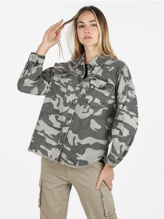 Camouflage shirt jacket with fringed finish