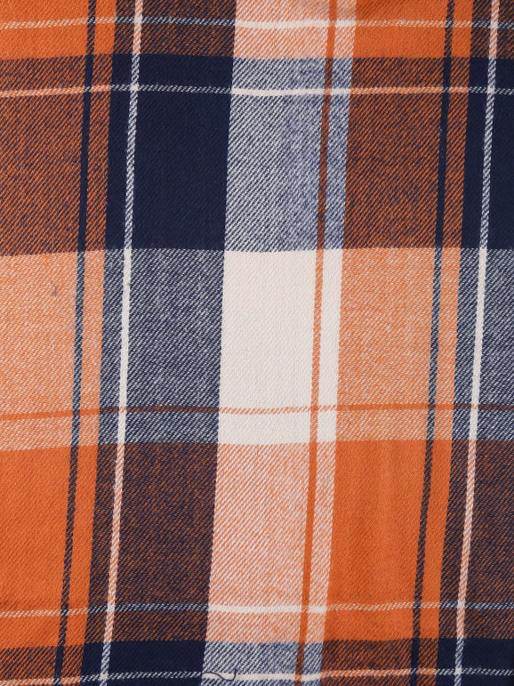 Checked scarf with fringes