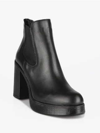 Chelsea ankle boot in women's leather