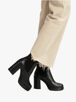 Chelsea ankle boot in women's leather