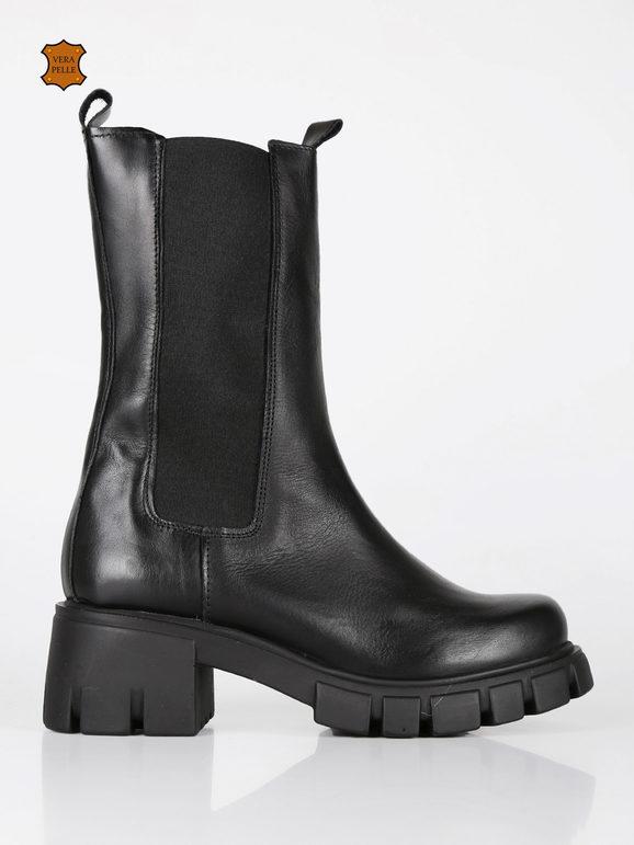 Chelsea boots in leather
