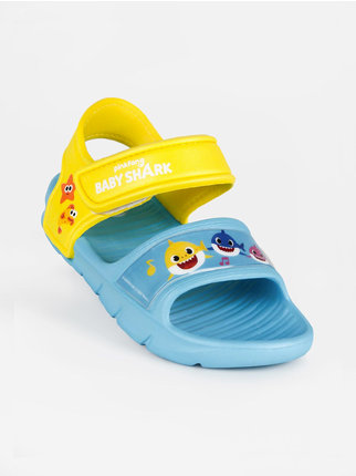 Children's beach sandals with tear
