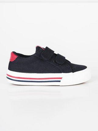 Children's canvas shoes with rips