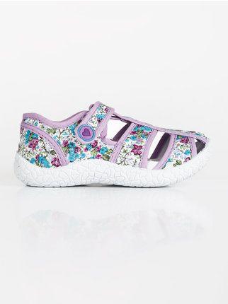 Closed floral sandals for girls