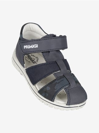 Closed sandals for children with velcro