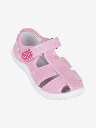 Closed sandals for girls