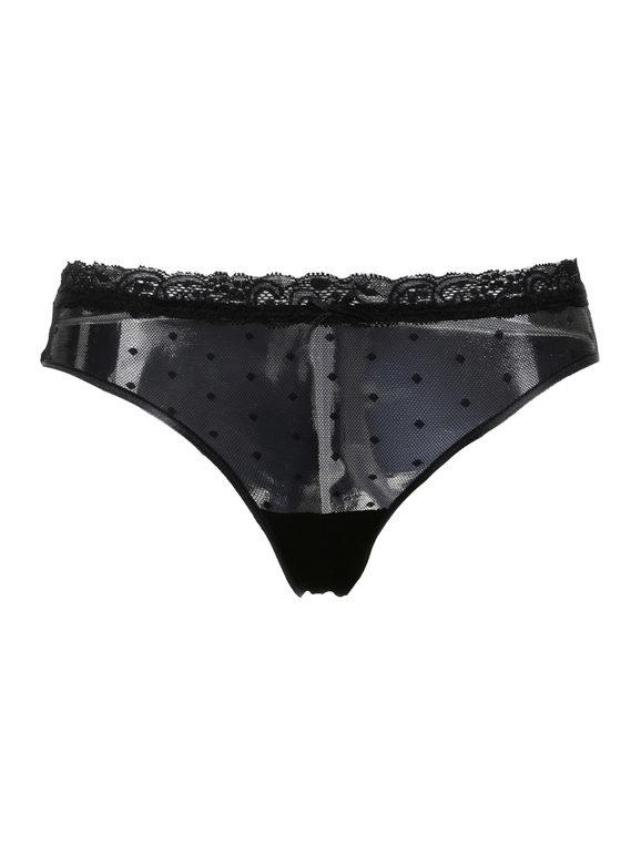Coordinated black underwear with lace