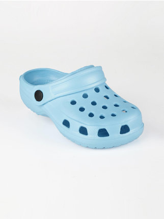 Crocs model bath clogs