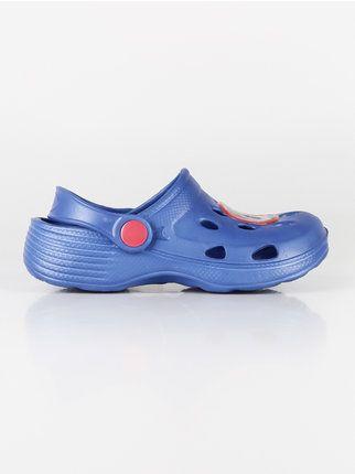 Crocs model slippers