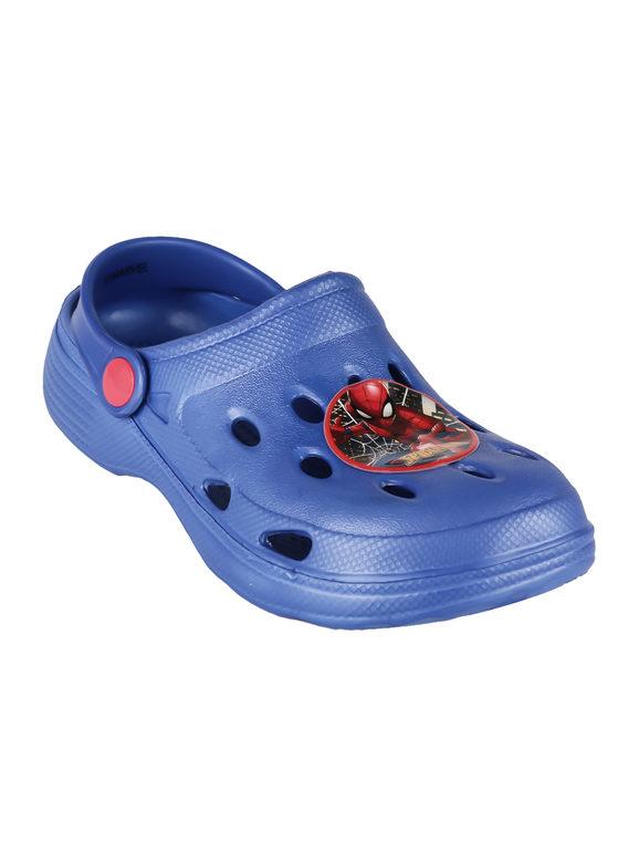 Crocs model slippers
