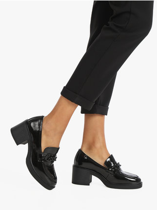 Damen-Loafer aus Lackleder mit Absatz
