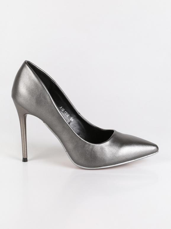 Decolletè with stiletto heel