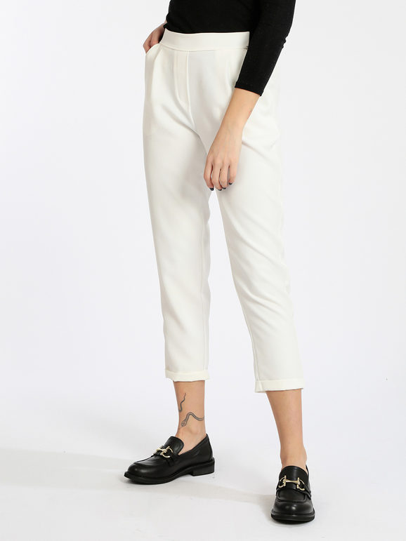 Elegant women's trousers with turn-up