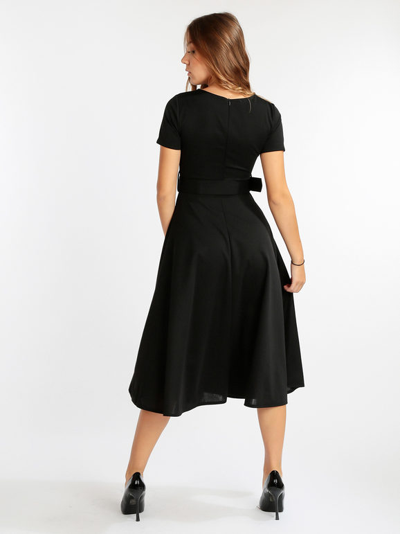 Flared woman dress with short sleeves