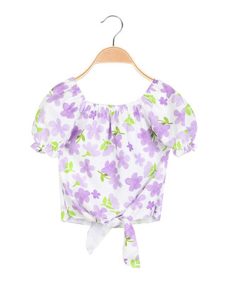 Girl's floral blouse with necklace