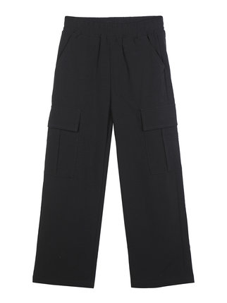 Girl's trousers with big pockets
