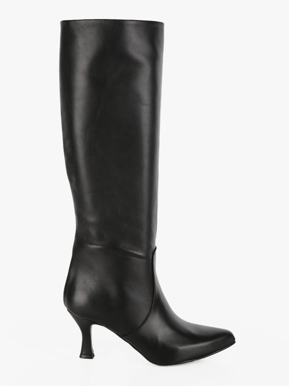 High heeled leather boots