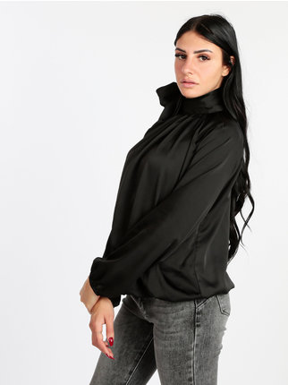 High-necked woman blouse