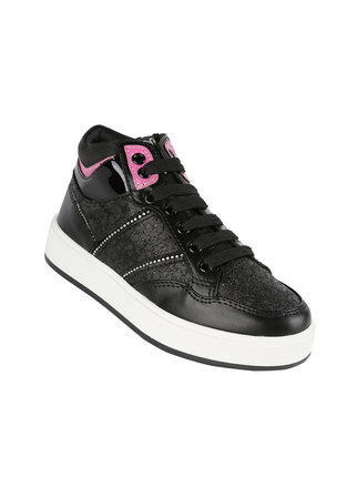 High-top sneakers with laces