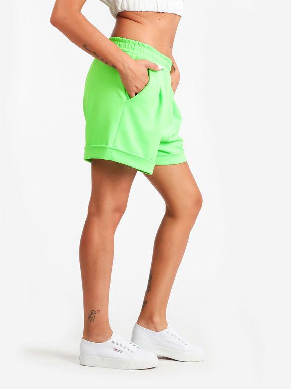 High-waisted women's shorts with turn-ups