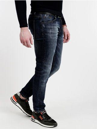 jeans ajustados con rotos