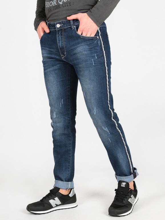 Jeans con rayas laterales