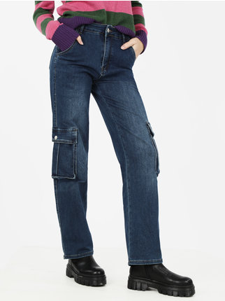 Jeans donna a gamba dritta con tasconi laterali