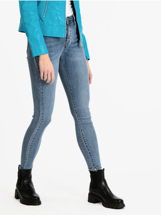 Jeans donna modello slim effetto push up
