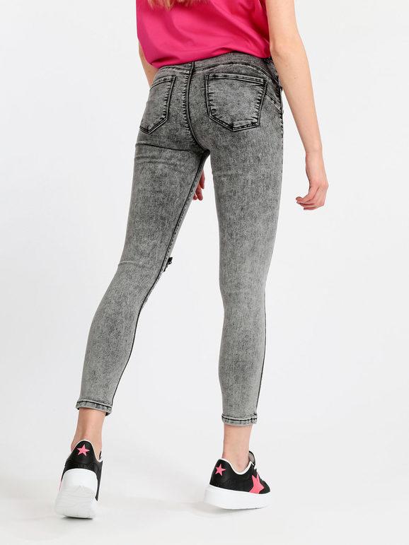 Jeans donna push up skinny con strappi