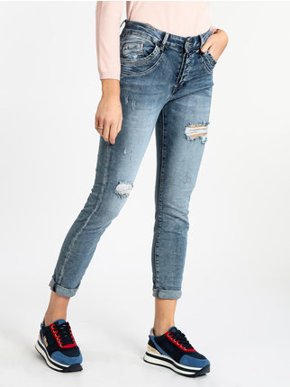 Jeans donna stropicciato con bottoni