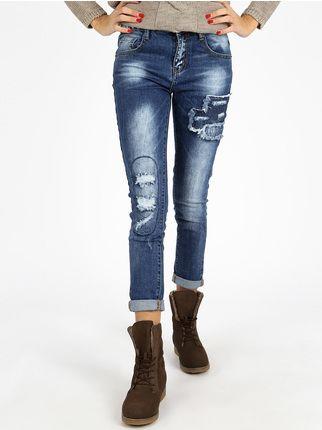 Jeans effetto slavato con strappi