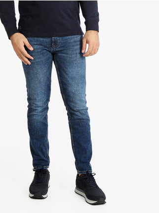 Jeans uomo modello slim fit