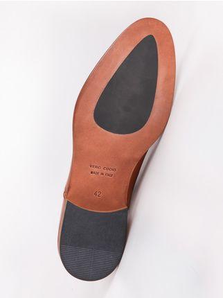 Klassischer Schuh aus echtem Leder