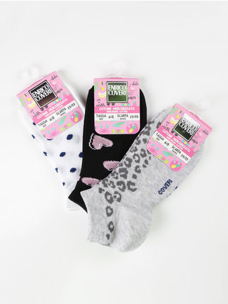 Kurze Socken für Mädchen. Packung mit 3 Paaren