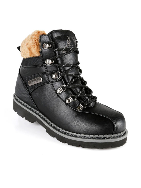 Lace-up boots with fur