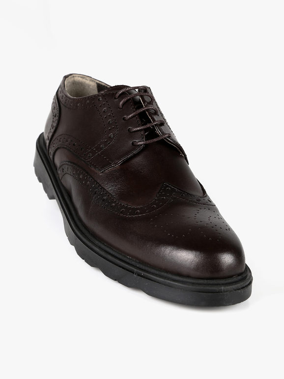 Lace-up leather brogues