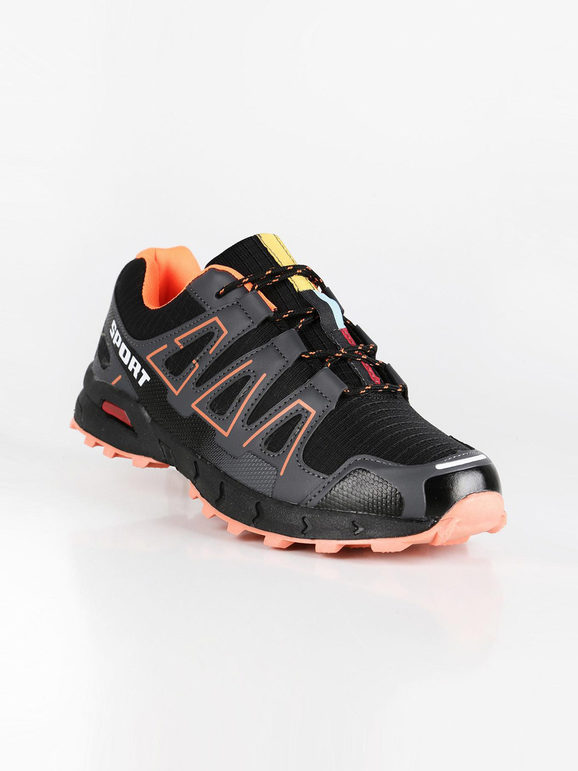 Lace-up sports shoes