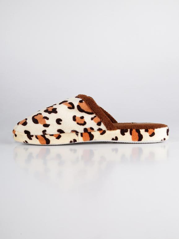 Leopard print fabric slippers