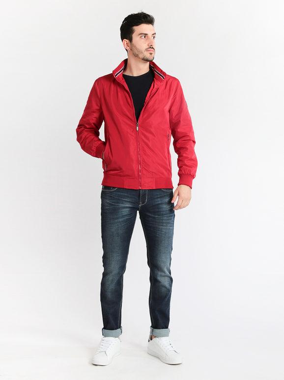 Lightweight jacket with pockets